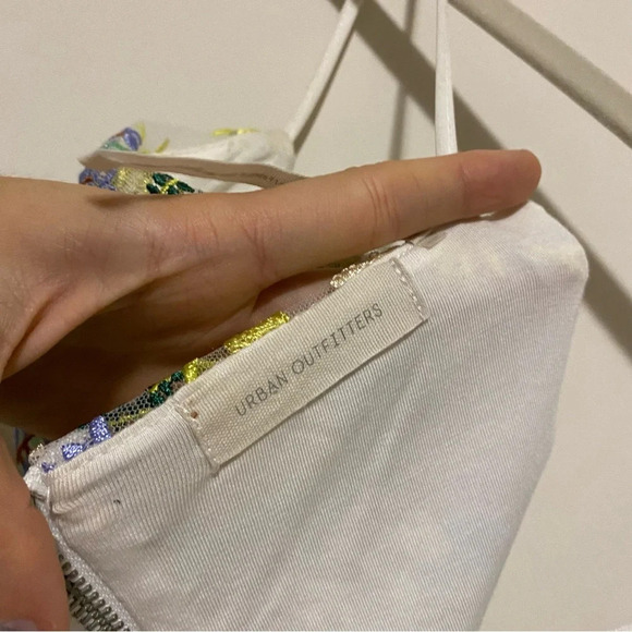 Urban Outfitters Floral Mesh Crop Top Medium - Picture 7 of 9